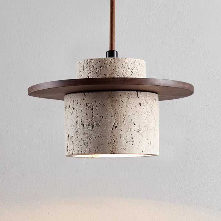 Travertin hanglamp, elegante plafondverlichting met natuurlijke travertin en hout, modern design voor warme sfeerverlichting.