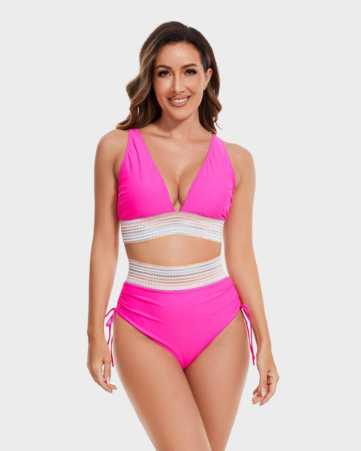 "Trendy verstelbare damesbikini, wine red, met high-waisted design en kleurblokken voor elegantie en comfort."