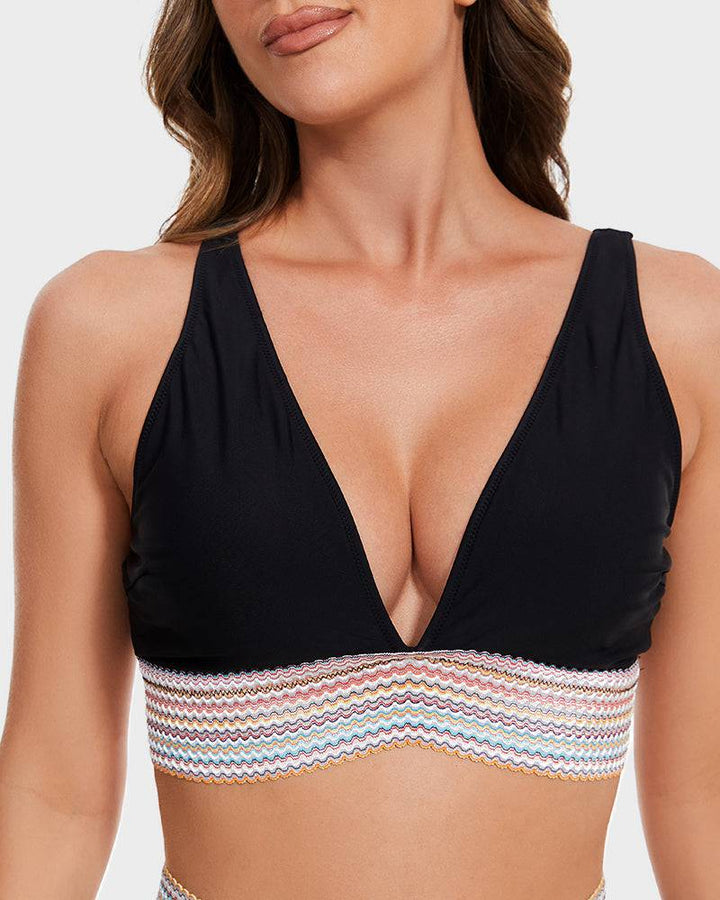 "Trendy verstelbare damesbikini, wine red, met high-waisted design en kleurblokken voor elegantie en comfort."