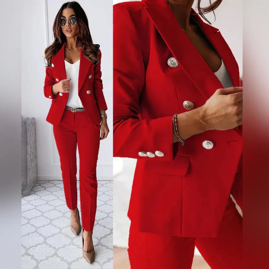 "Tweedelig damespak met double-breasted blazer, slank gesneden, elegante en veelzijdige stijl in lichtgrijze tint."