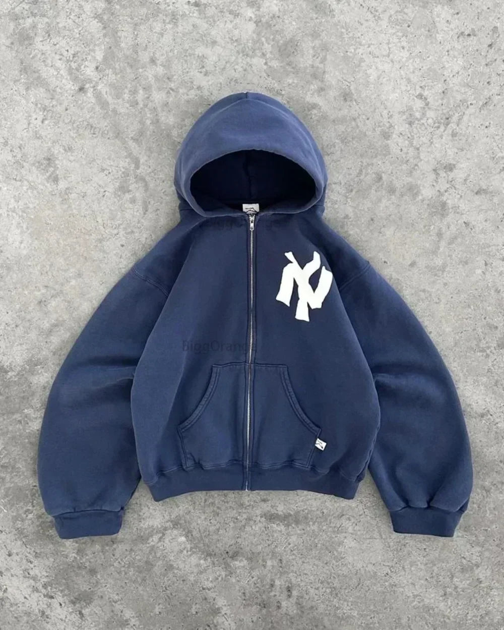 Moderne unisex Y2K hoodie met unieke abstracte kunst, oversized en comfortabel voor een trendy streetwear stijl.
