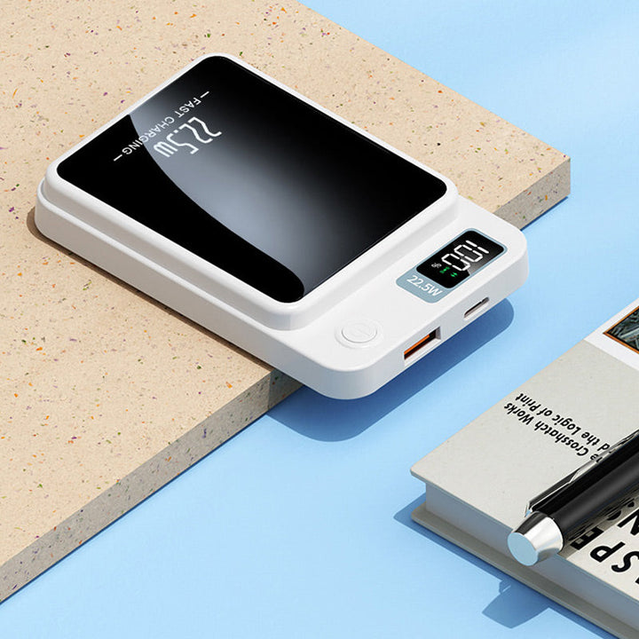 Slanke universele powerbank (10000mAh) met snellader en draadloze functie voor onderweg. Mobiele oplader.