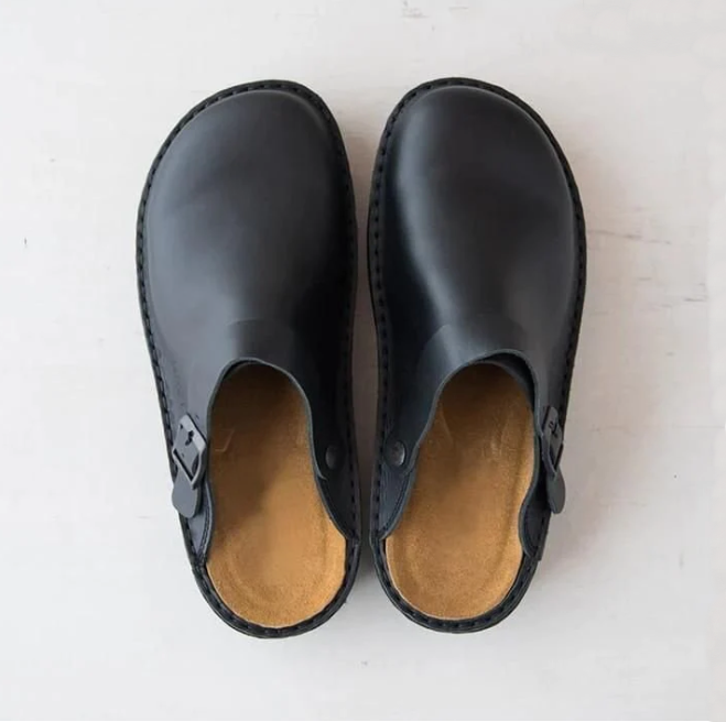 Ademende heren huisslippers, closed-toe pantoffels met zachte voering. Ideaal voor langdurig voetcomfort.