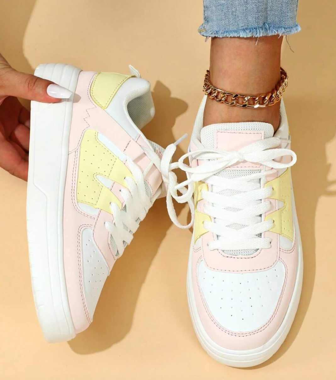 "Valeen sneakers voor dames, kleurrijk design met levendige pastelkleuren en ademend bovenwerk voor comfort en stijl."