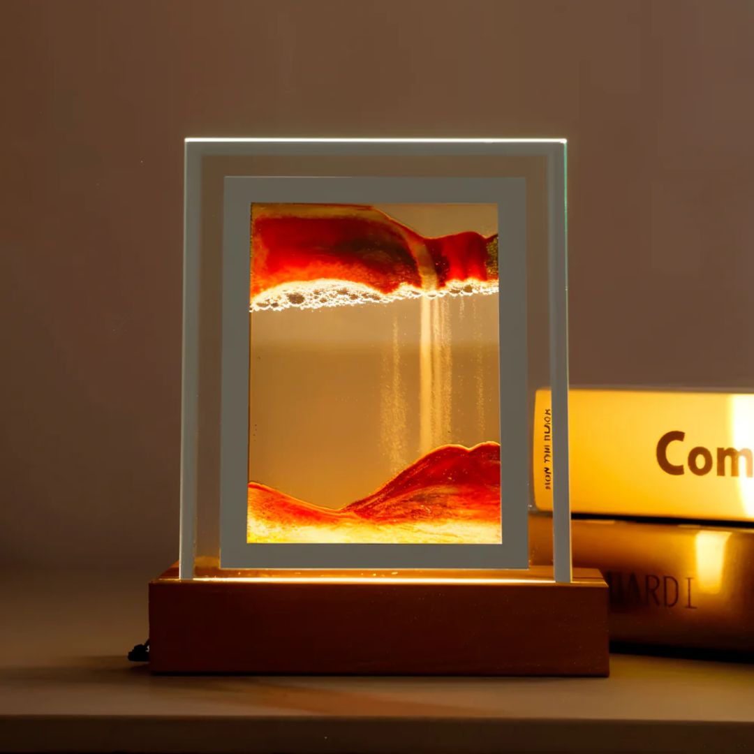 "Verlichte 3D zandsculptuur nachtlamp met LED, natuurlijke materialen en wisselende zandlandscapes voor rust en stijl."