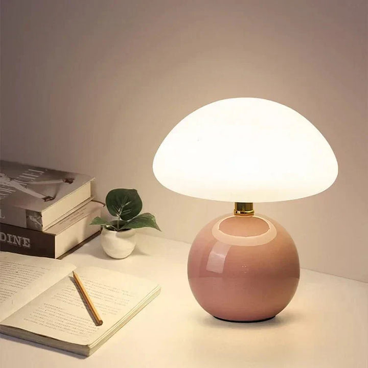 "Verstelbare LED paddenstoel lamp in modern design, keramiek en PVC, voor elegante sfeer in huis of kantoor."