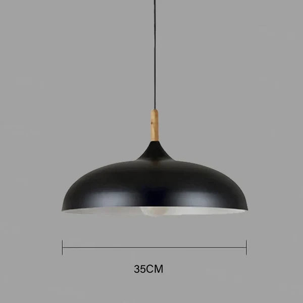 "Verstelbare Scandinavische eiken plafondlamp met energiezuinige LED, strakke lijnen en warme lichtopties voor moderne interi