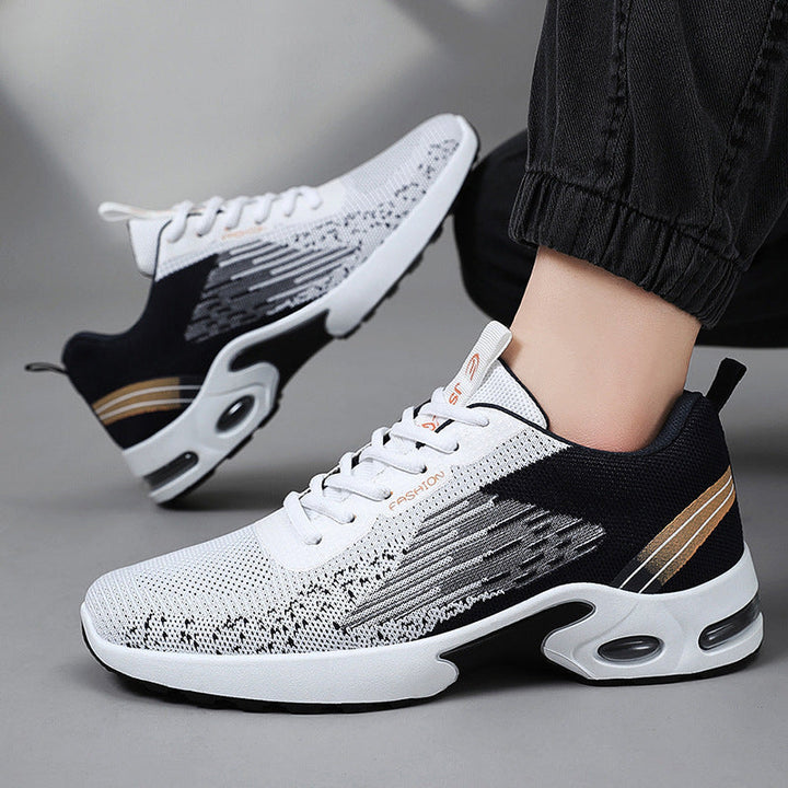 Orthopedische sneakers heren in marineblauw aan de voet