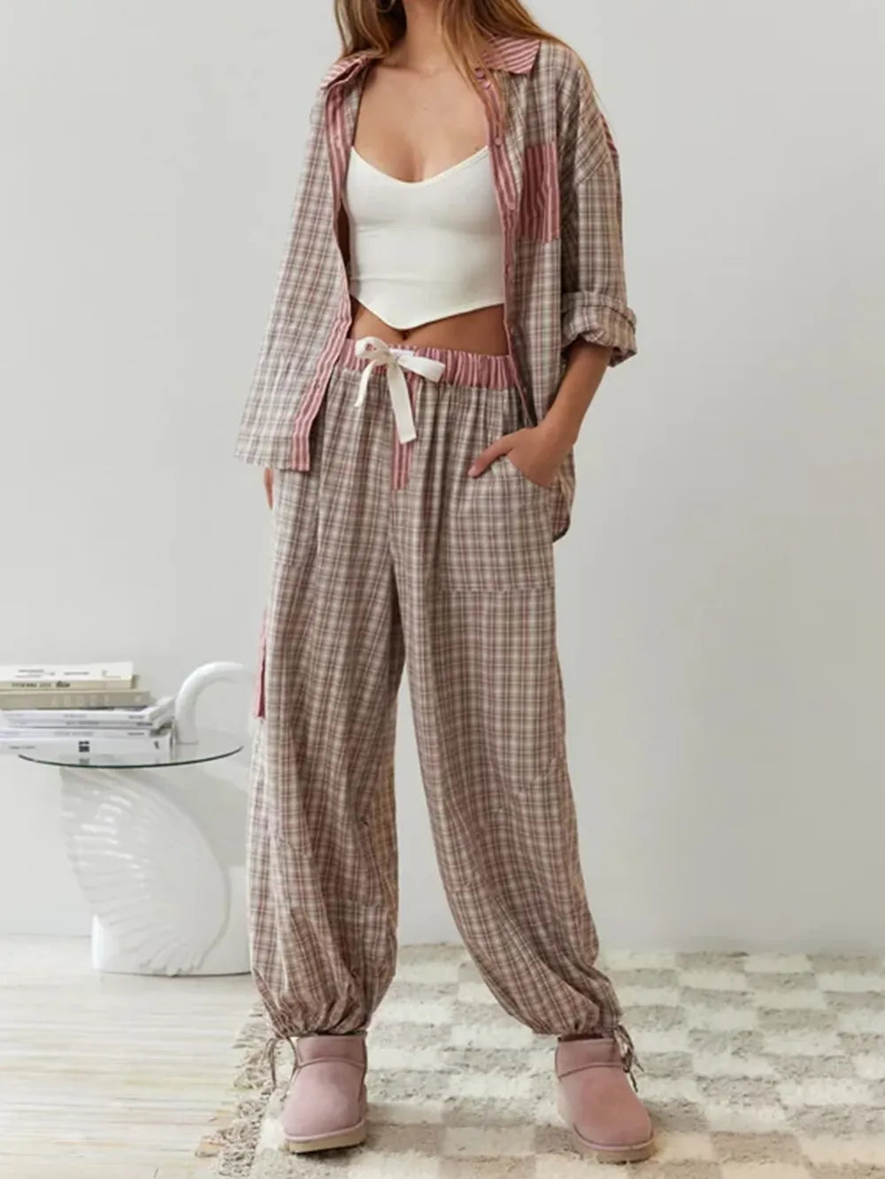 Complete dames fleece pyjama set met warme broek en trui, comfortabele tweedelige loungewear.