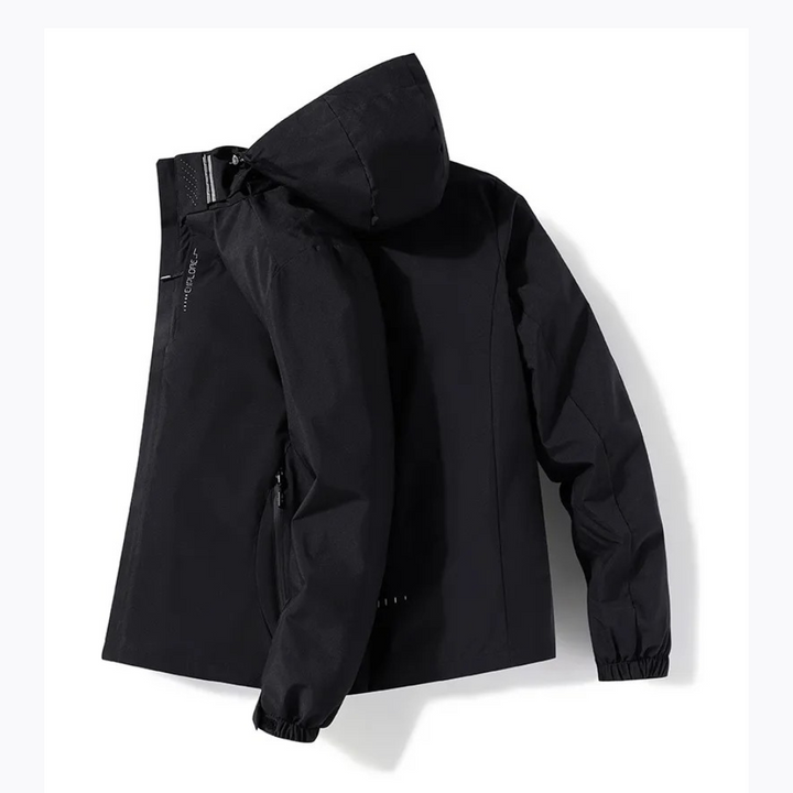 "Waterdichte lichtgewicht outdoor windbreaker heren, polyester met capuchon, ritsen en zakken, ideaal voor avonturen."