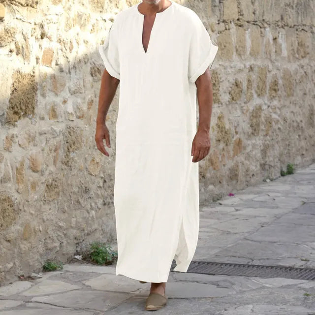 "Witte djellaba met V-hals, traditionele en elegante uitstraling, ademend materiaal, geschikt voor diverse gelegenheden."