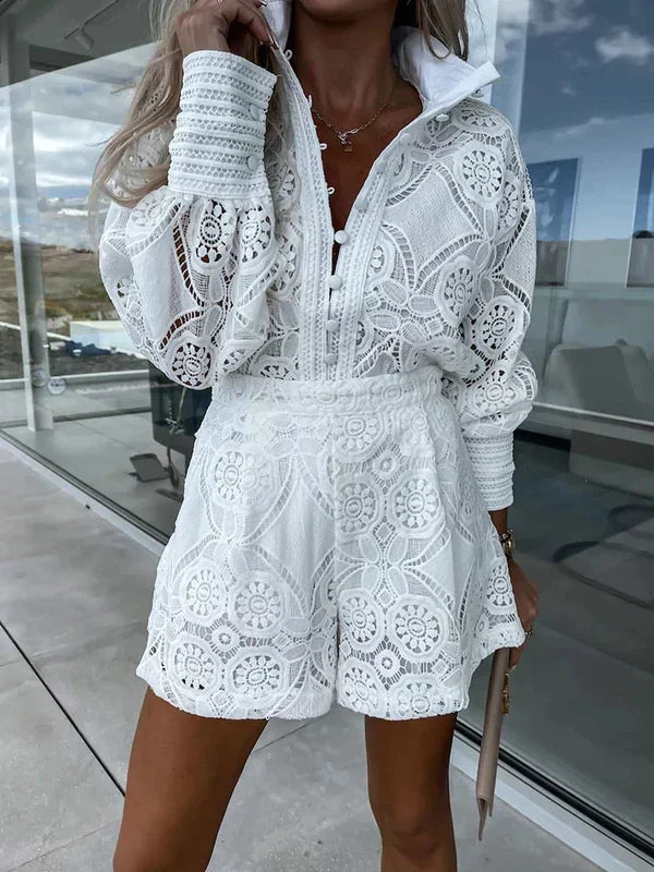 Kaki opengewerkte tweedelige boho dames kleding set, comfortabel en stijlvol voor de zomer en strand.