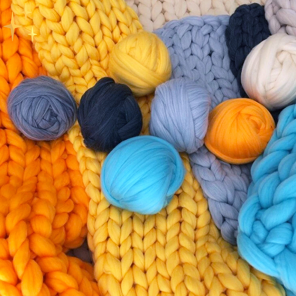 Stapel bollen 1000g LuxaWool chunky garen, dik wol voor diverse DIY breiprojecten en woondecoratie.