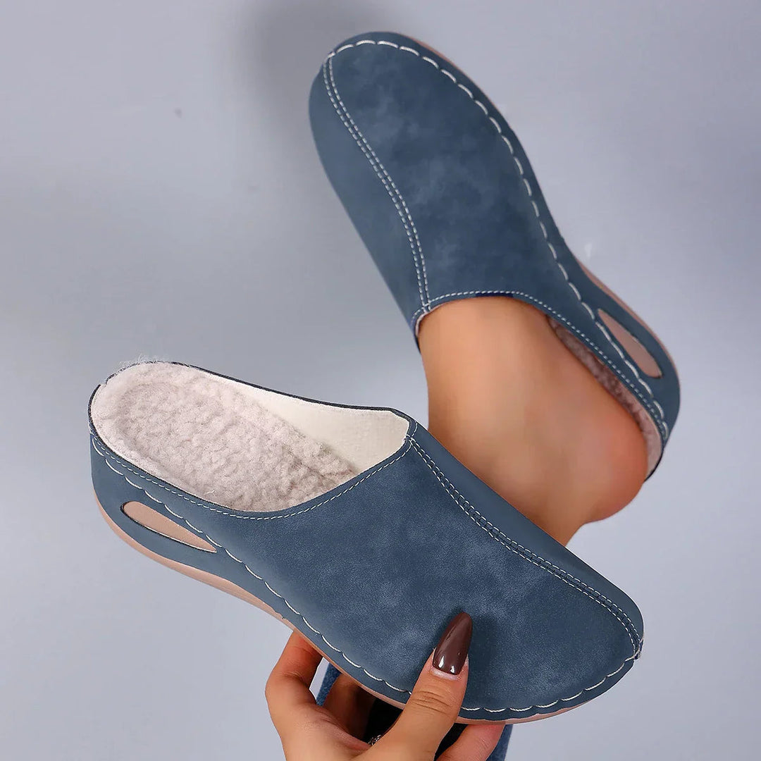 Dames orthopedische instapklompen met comfortabele sleehak en voetsteun, ideaal als zomerschoenen.