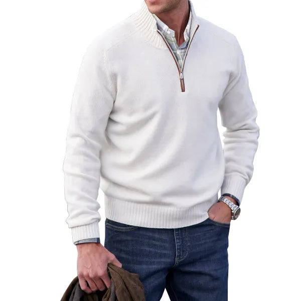 Zachte heren kasjmier trui met rits, slim fit, opstaande kraag, wit. Ideaal voor stijl en warmte in de winter.