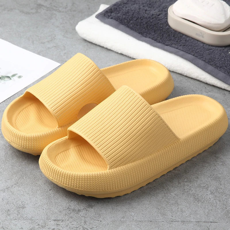 Waterdichte wolkenpantoffels voor heren en dames, ideaal als zomerslippers en comfortabele huispantoffels.