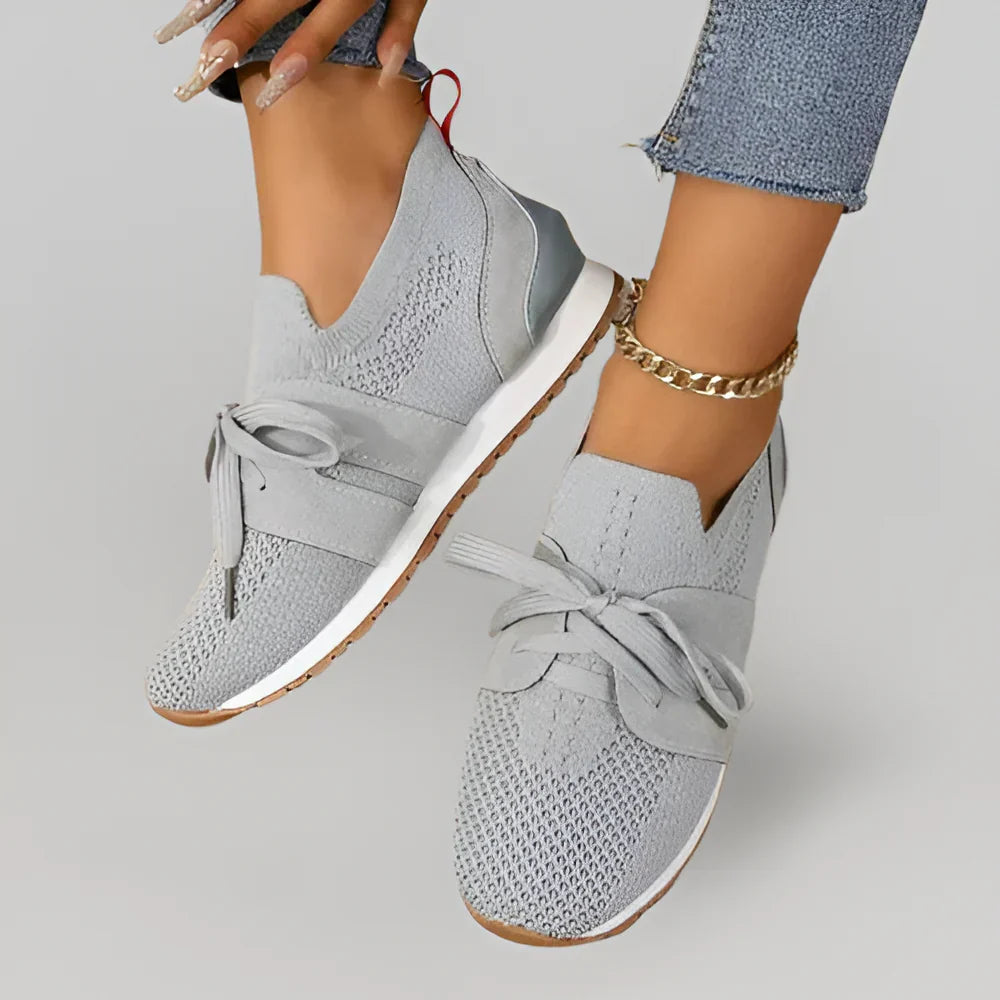Comfortabele dames sneakers met ondersteunend loopcomfort. Stijlvolle en veelzijdige schoenen voor damesmode.