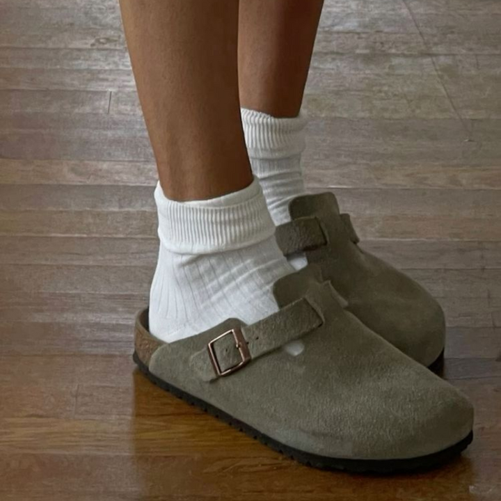 Ergonomische heren clogs met diep voetbed voor superieure voetondersteuning en langdurig comfort.