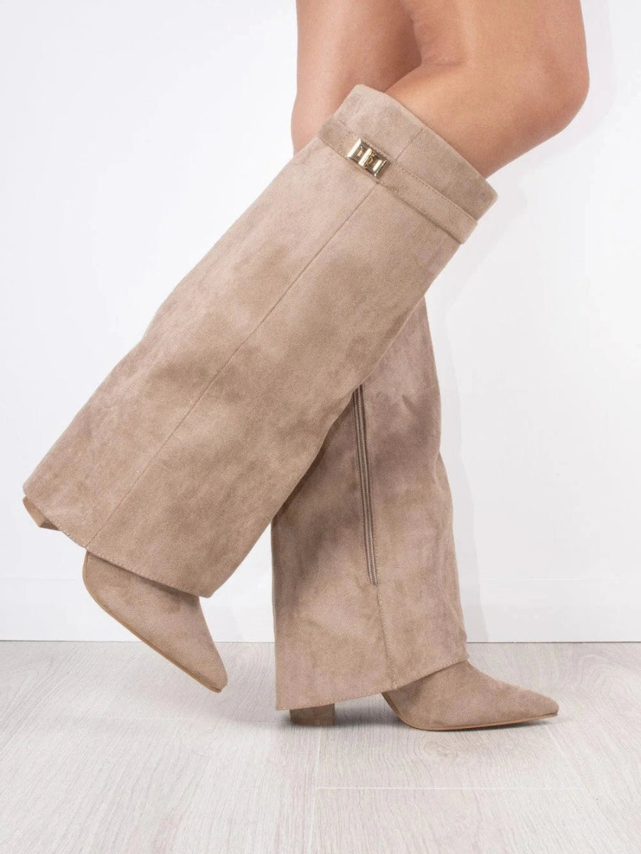 Elegante hoge dameslaarzen, beschikbaar in zwart, beige en bruin, voor elke stijl.
